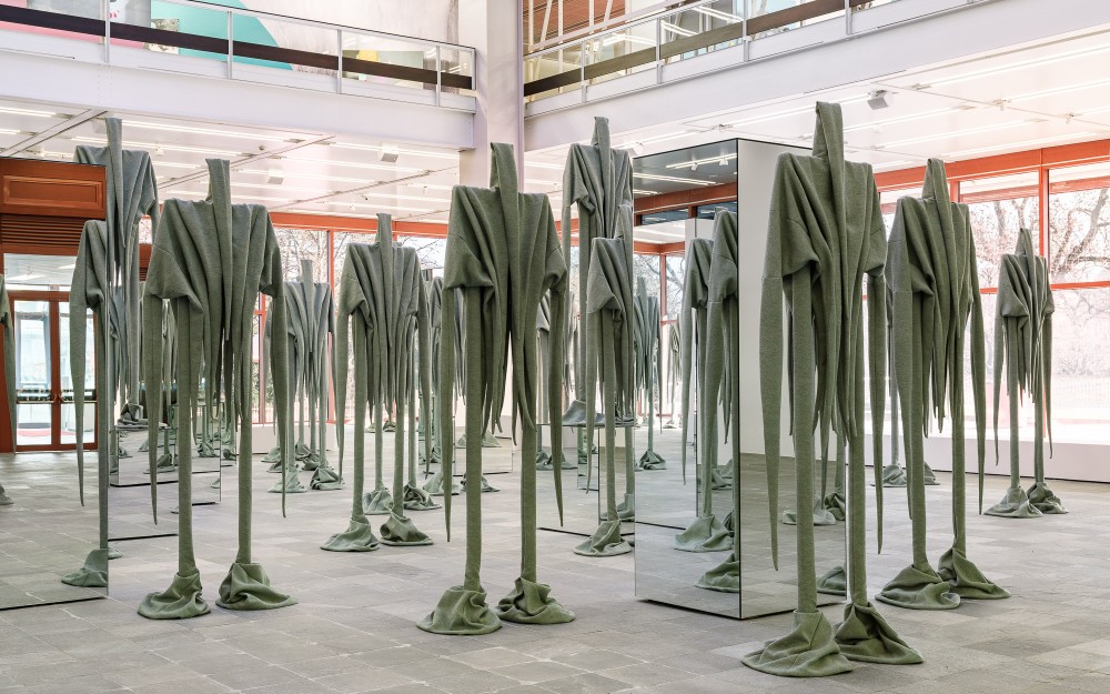 Ausstellungsansicht "Sandra Mujinga. Skin to Skin",
                                                Belvedere 21 