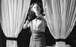 Edith Tudor-Hart, »Hutmacherklasse
                                 der Bromley Art School«, London, ca. 1941